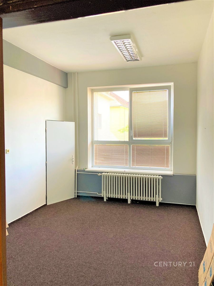 Pronájem kanceláře 20 m² – fotografie 2