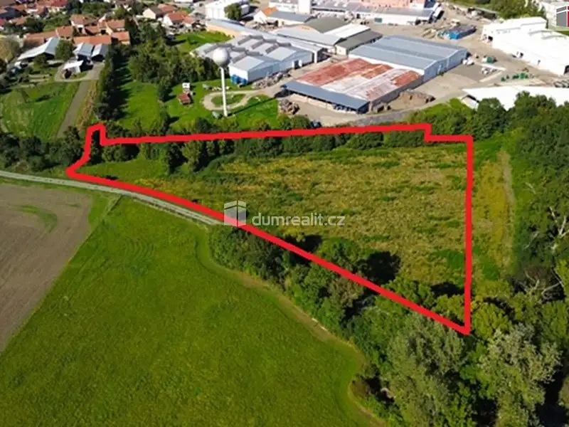 Prodej komerčního pozemku 8386 m², Podivín – náhled fotky 1