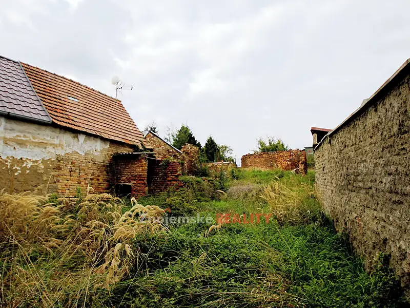 Prodej stavebního pozemku 471 m², Hodonice – náhled fotky 1