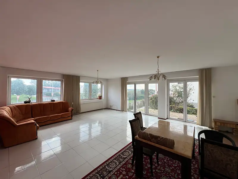 Prodej rodinného domu 428 m², pozemek 831 m², Praha – náhled fotky 3