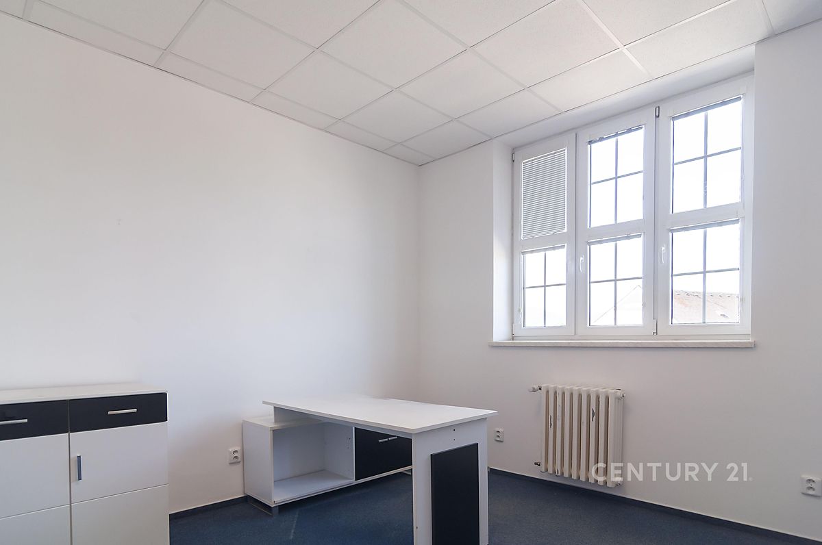 Pronájem kanceláře 61 m² – fotografie 4