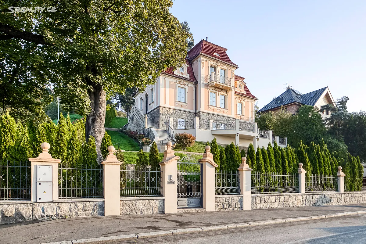 Prodej vily 345 m², pozemek 1347 m², Praha