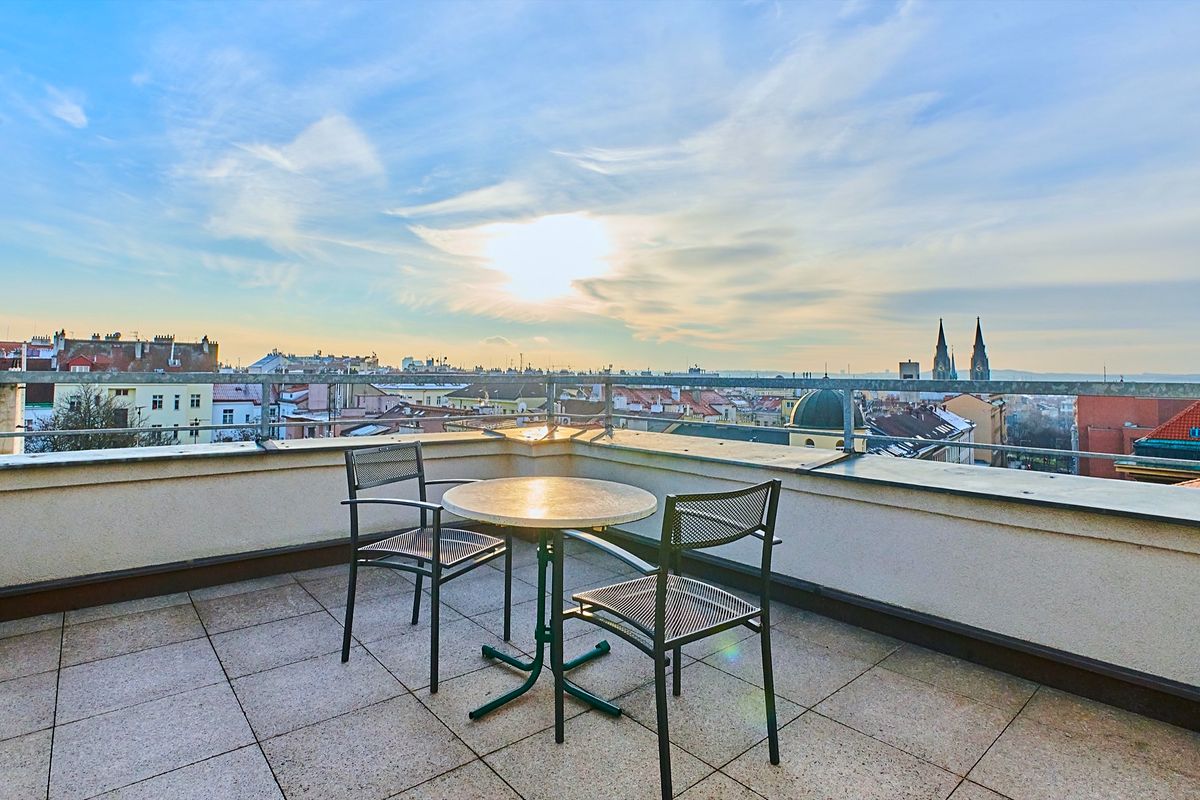 Pronájem kanceláře 650 m² – fotografie 5