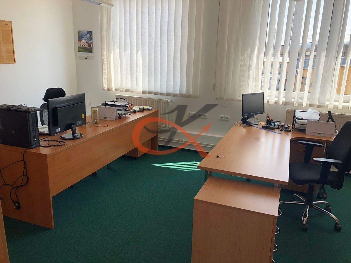 Pronájem kanceláře 67 m² – fotografie 2