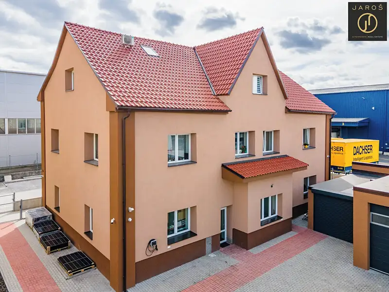 Prodej obchodního prostoru 402 m², Kladno – náhled fotky 1