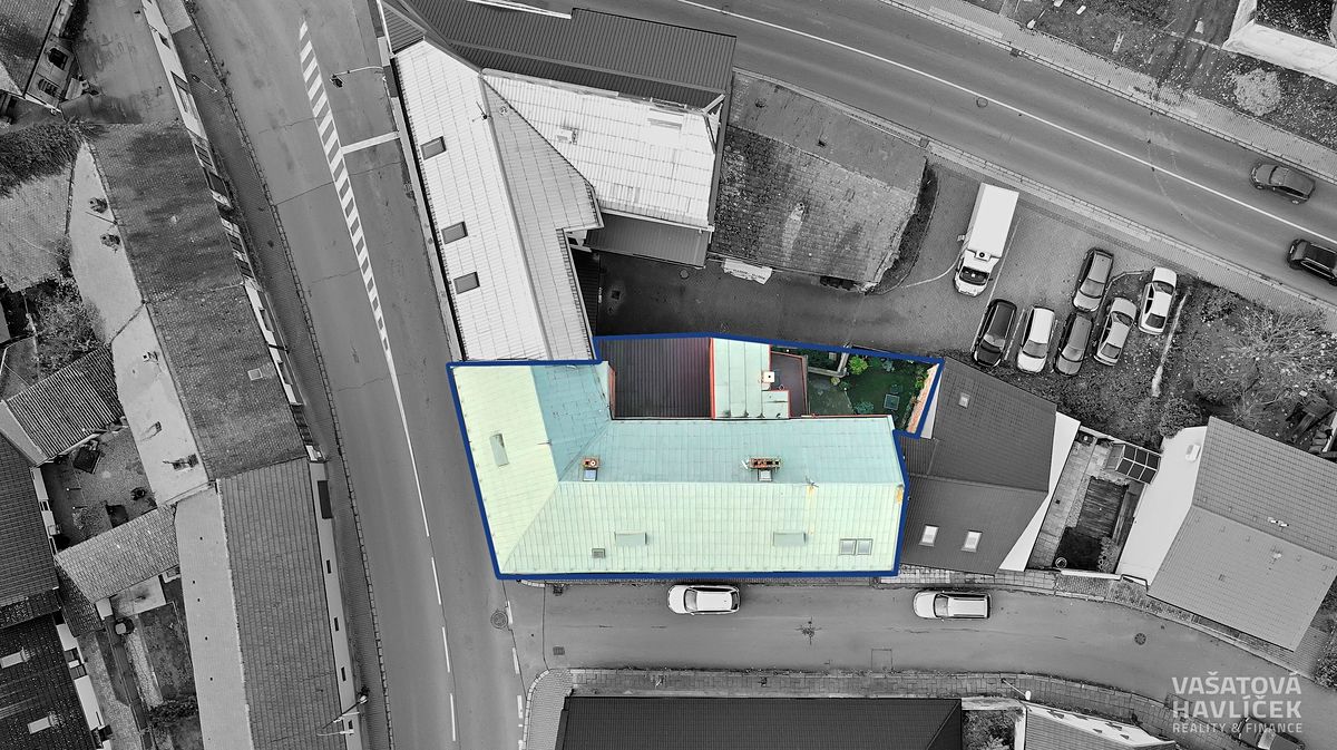 Prodej rodinného domu 690 m², pozemek 504 m²