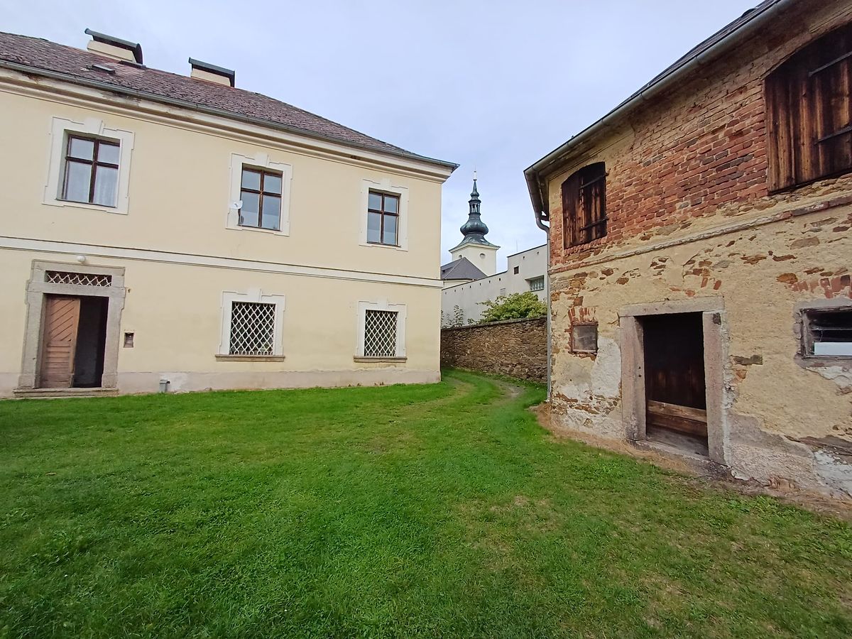 Prodej památky 500 m², pozemek 1435 m² – fotografie 3