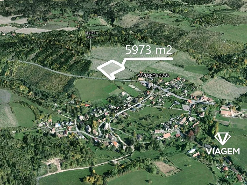 Prodej podílu 1/2 stavebního pozemku 2986 m²