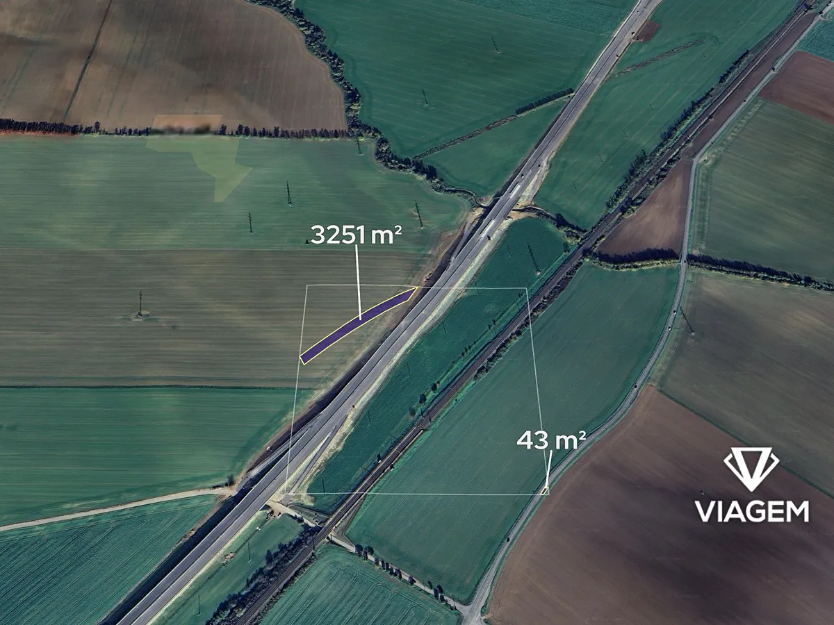 Prodej podílu 1/4 pole 823 m²