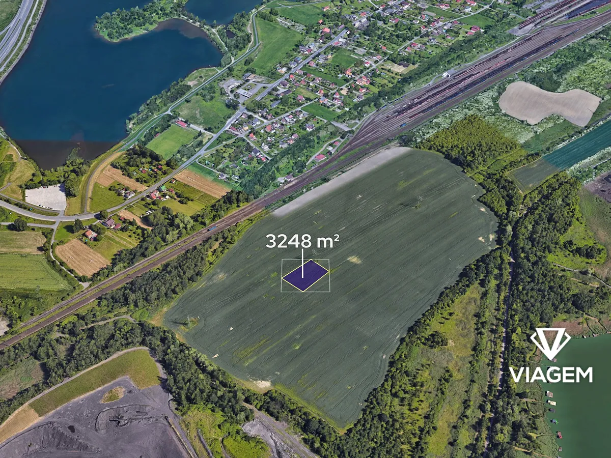 Prodej podílu 1/4 pole 812 m²