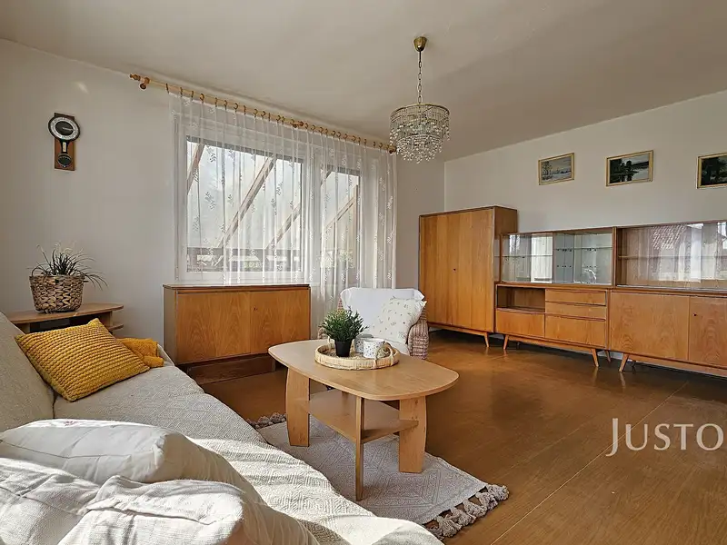 Prodej rodinného domu 296 m², pozemek 853 m², Strakonice – náhled fotky 2