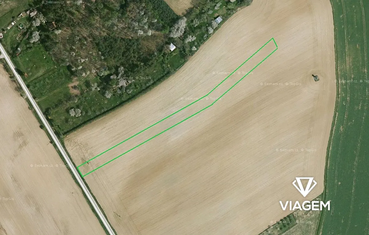 Prodej podílu 1/2 pole 1302 m²