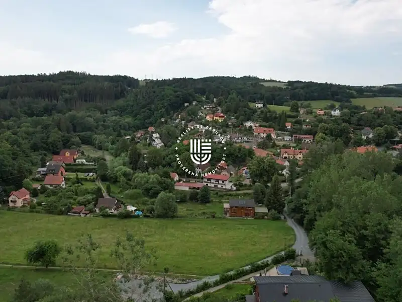 Prodej stavebního pozemku 1163 m², Okrouhlo – náhled fotky 1