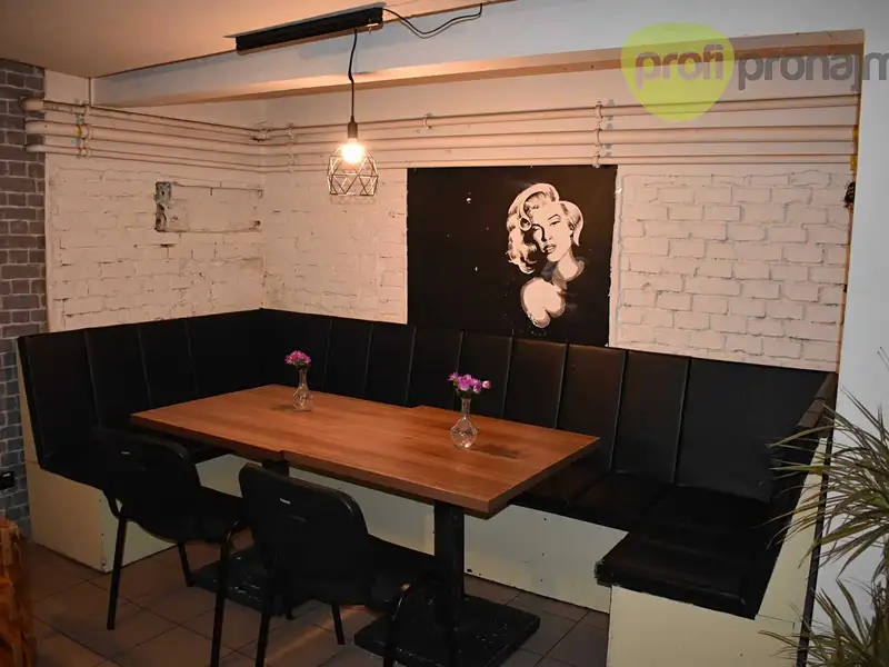 Pronájem komerční nemovitosti 220 m², Holešov – náhled fotky 1