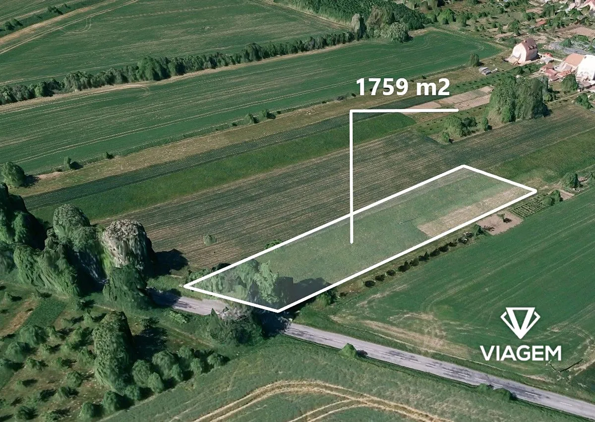 Prodej podílu 1/2 pole 879 m²