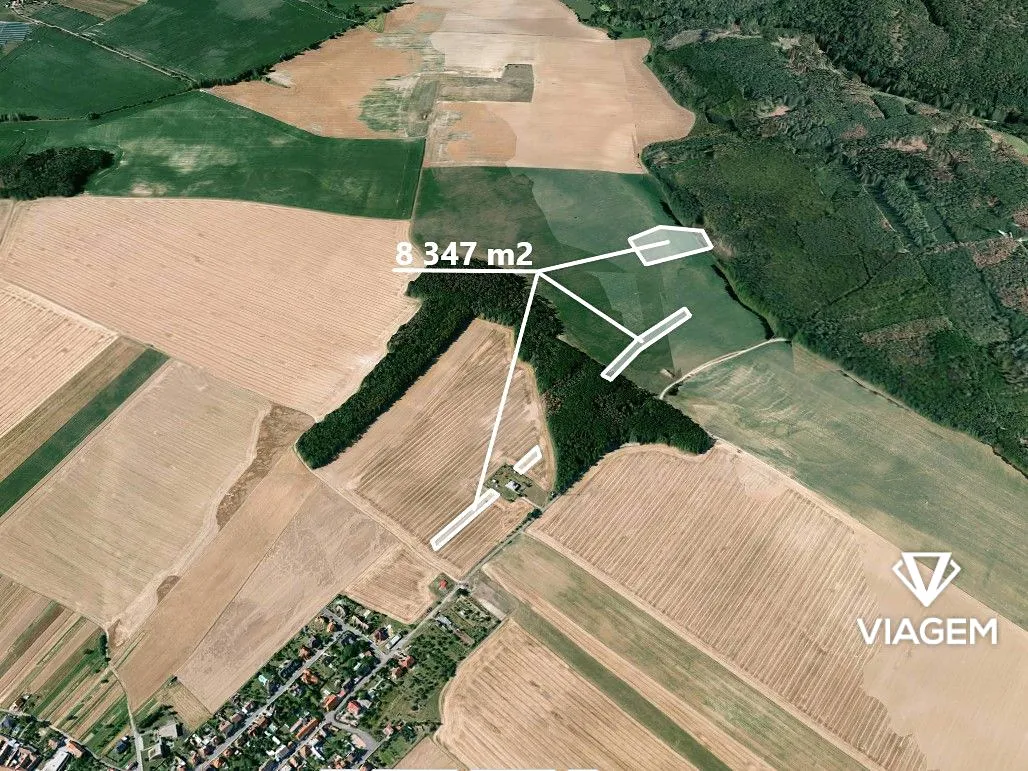 Prodej podílu 1/4 pole 2086 m²