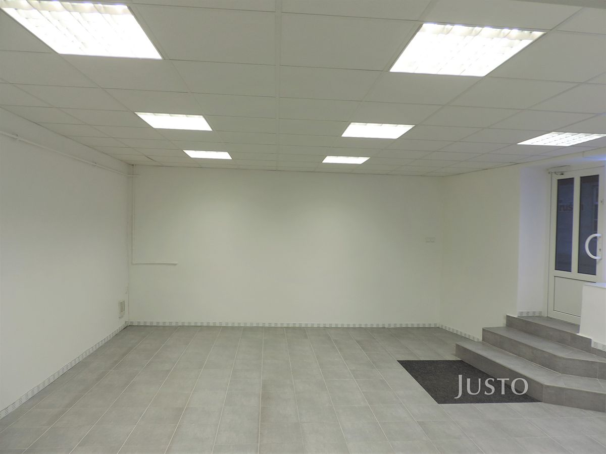 Pronájem obchodního prostoru 56 m² – fotografie 4