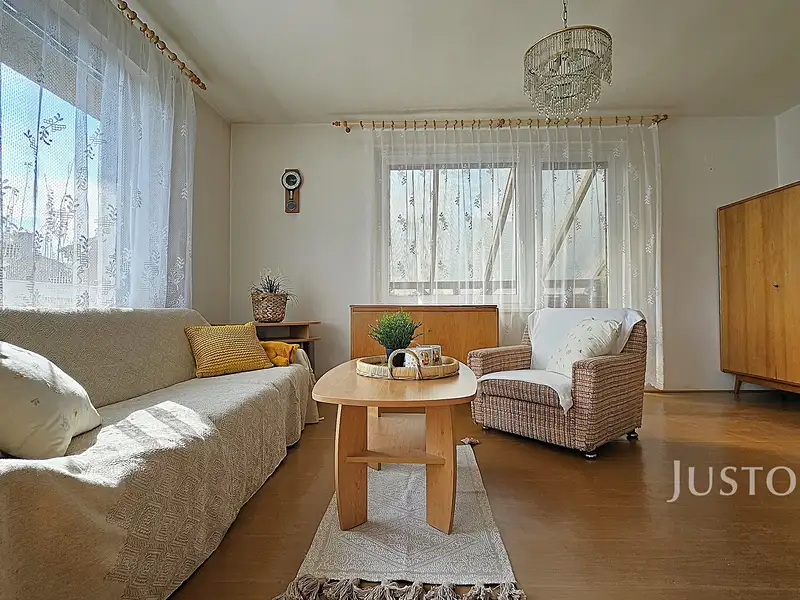Prodej rodinného domu 296 m², pozemek 853 m², Strakonice – náhled fotky 3