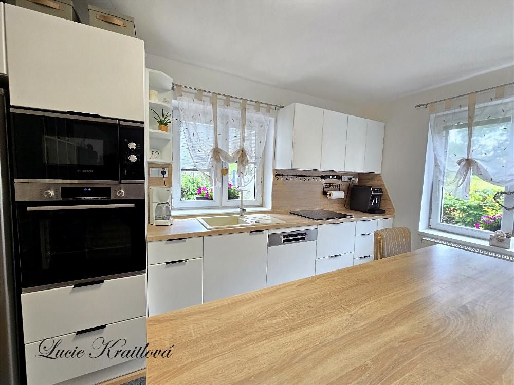 Prodej rodinného domu 180 m², pozemek 444 m² – fotografie 4
