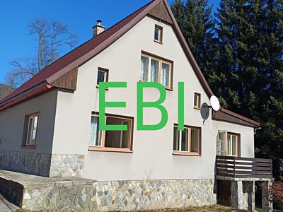 Prodej rodinného domu 290 m², pozemek 815 m²