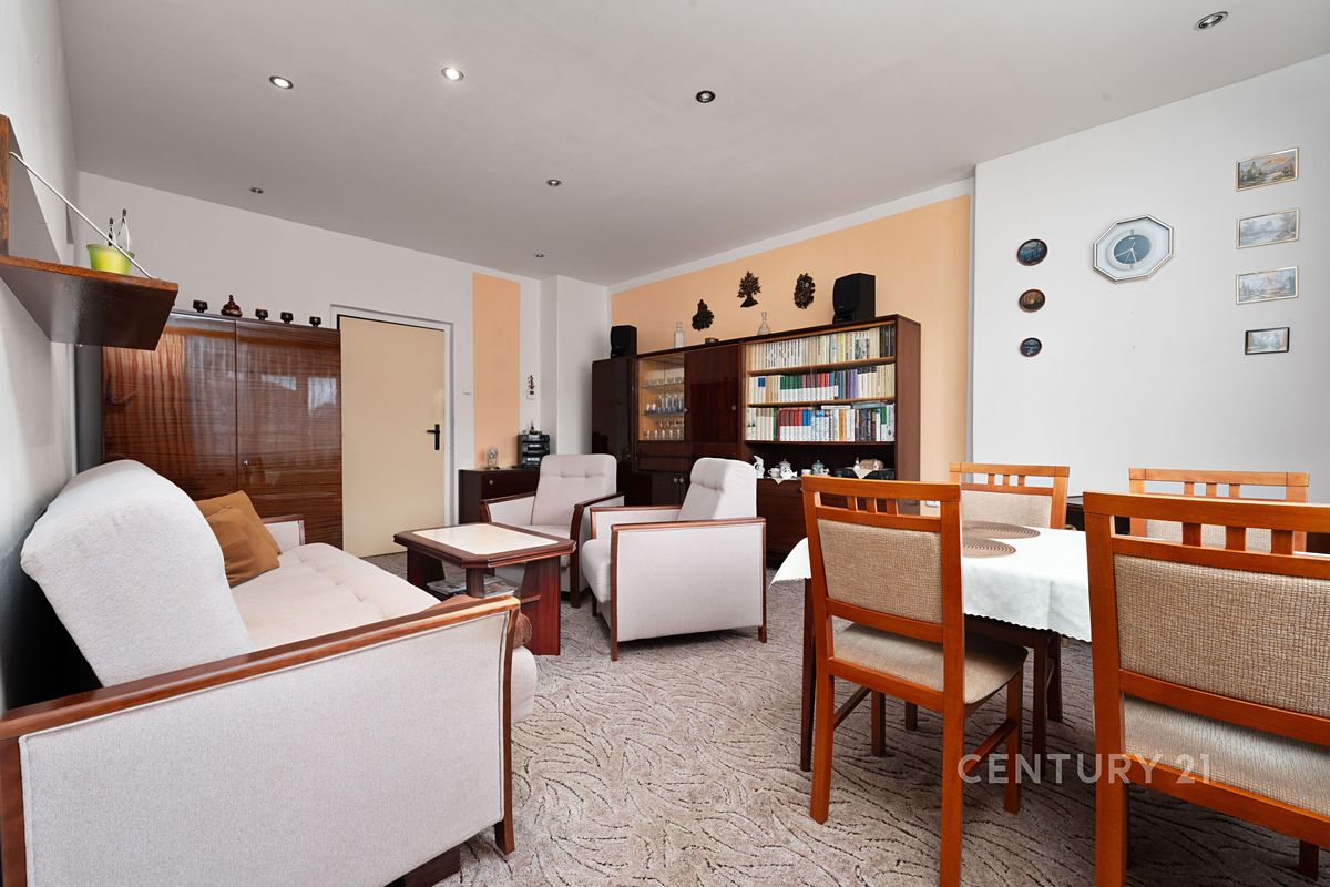 Prodej rodinného domu 220 m², pozemek 454 m² – fotografie 5