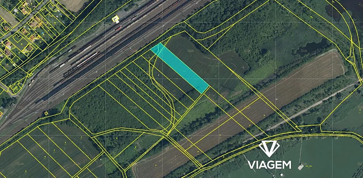 Prodej podílu 1/2 pole 2461 m²