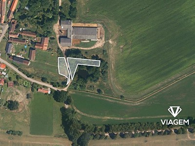 Prodej podílu 1/3  pole 587 m²