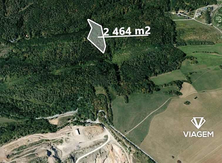 Prodej lesa 2464 m², Loděnice – fotka 1 z 3