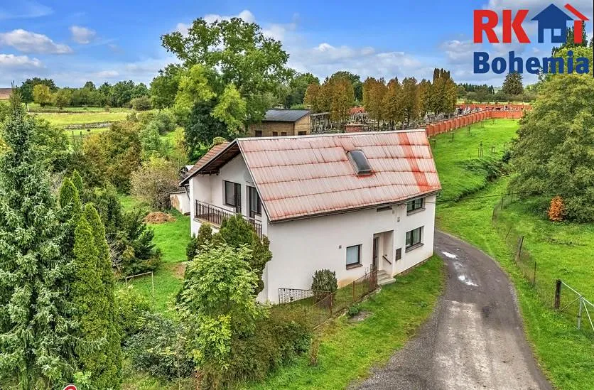 Prodej rodinného domu 220 m², pozemek 5365 m²