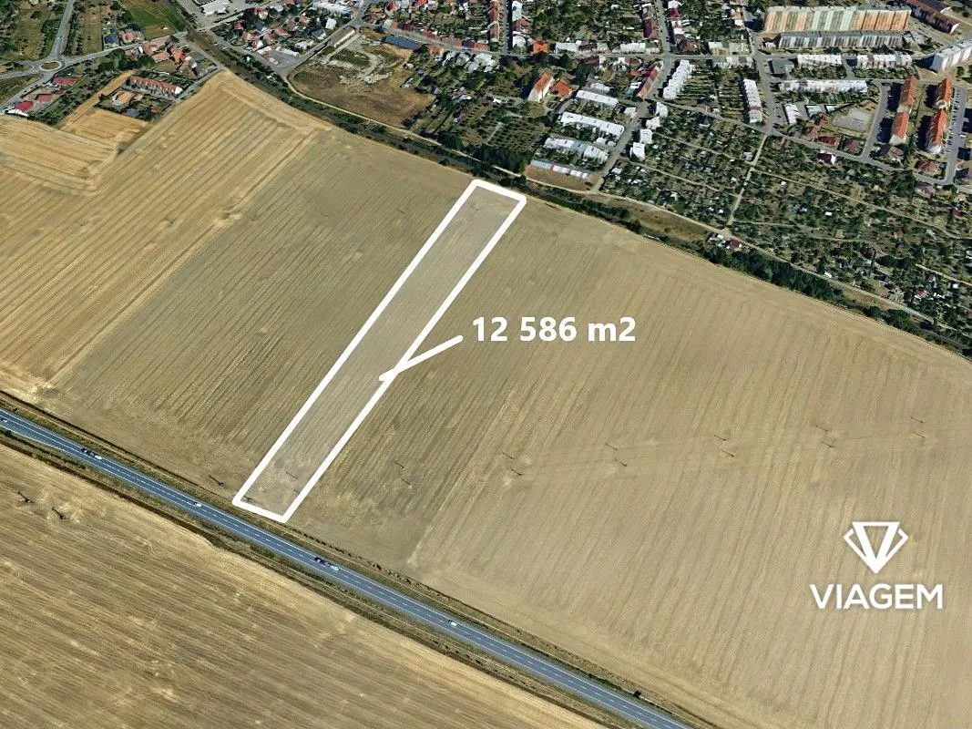 Prodej podílu 1/5 pole 2517 m²