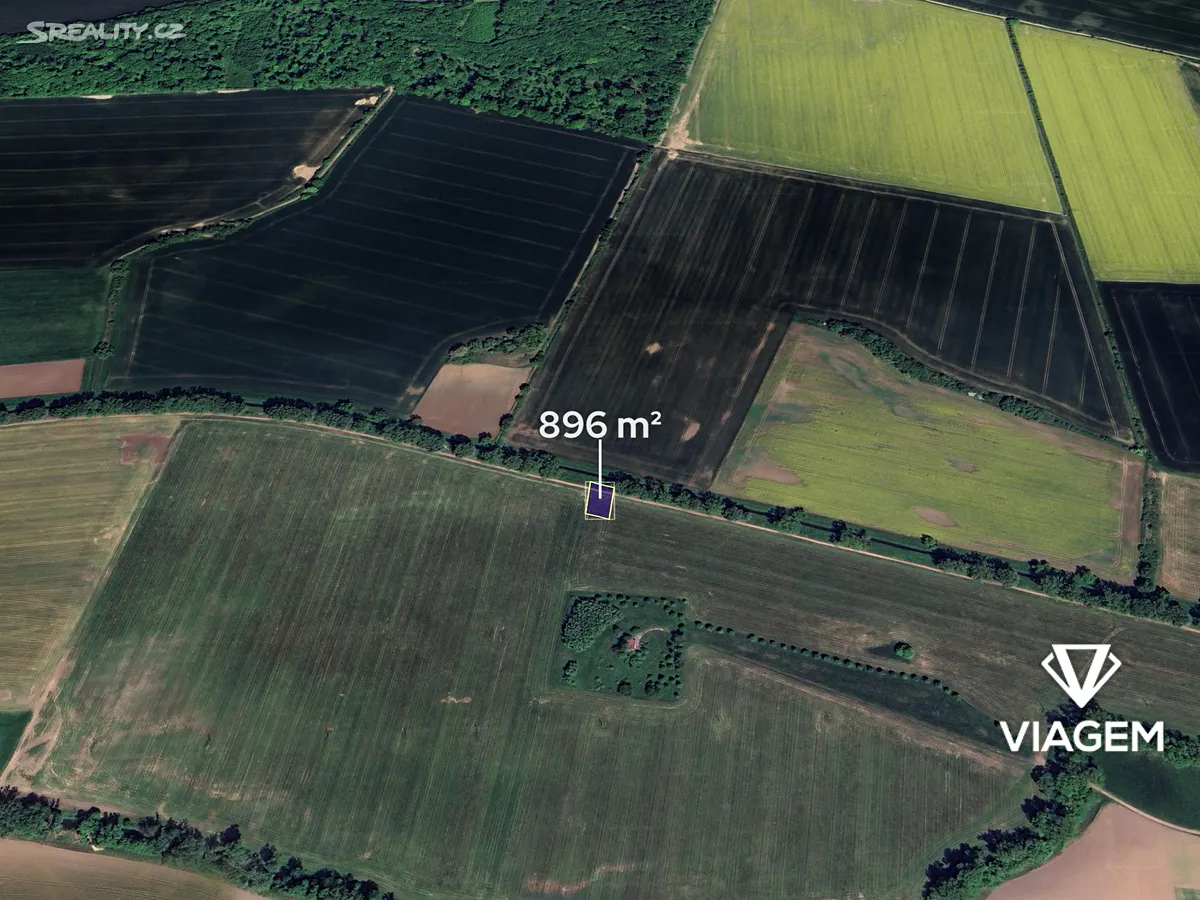 Prodej podílu 1/3 pole 298 m²