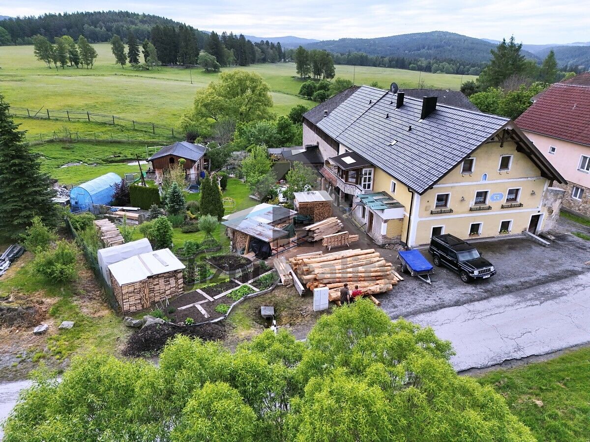 Prodej rodinného domu 500 m², pozemek 2856 m² – fotografie 2