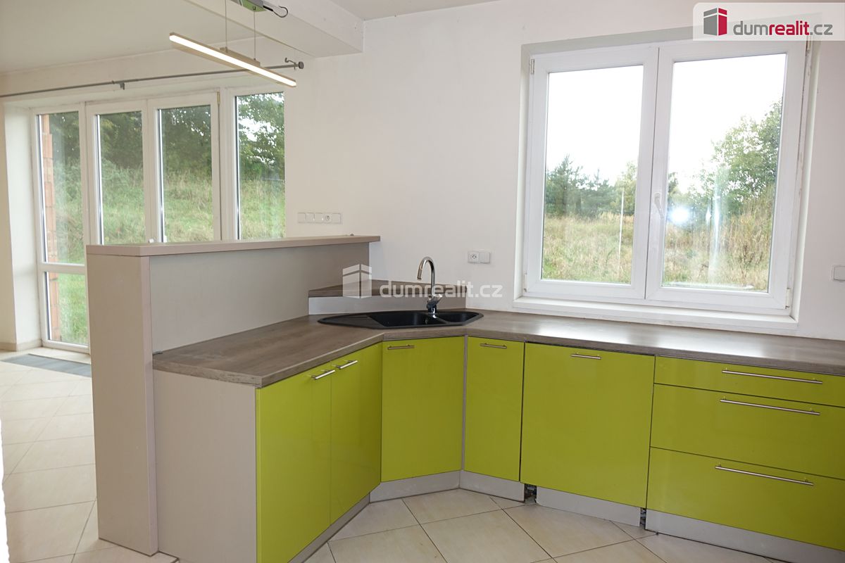 Prodej rodinného domu 168 m², pozemek 811 m² – fotografie 2