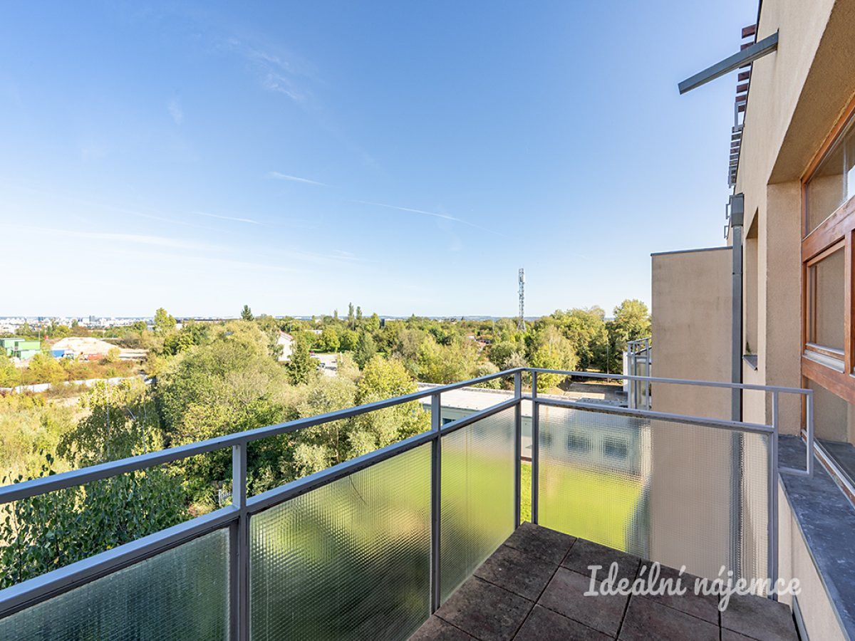 Pronájem bytu 2+kk 68 m² – fotografie 2