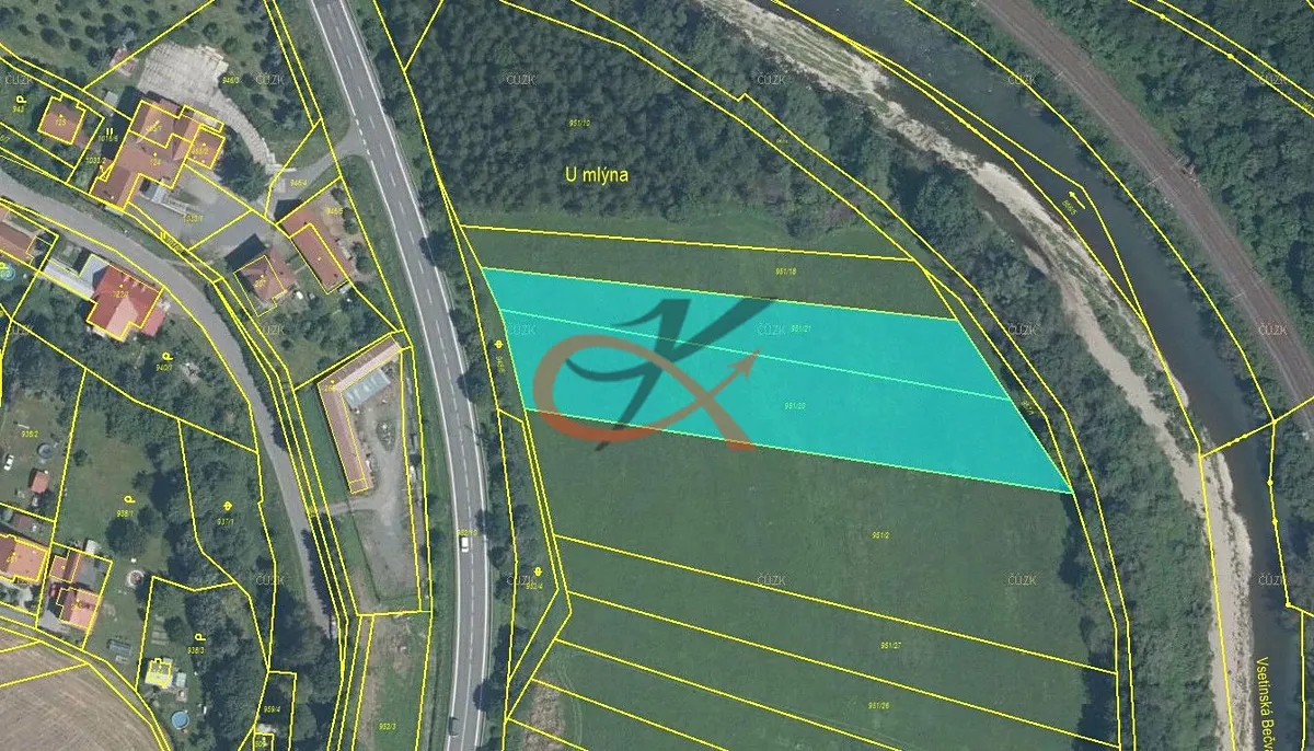 Prodej podílu 1/2 pole 6103 m²