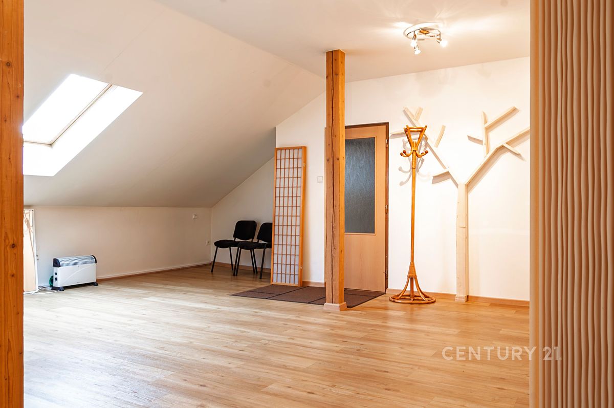 Pronájem obchodního prostoru 82 m² – fotografie 3