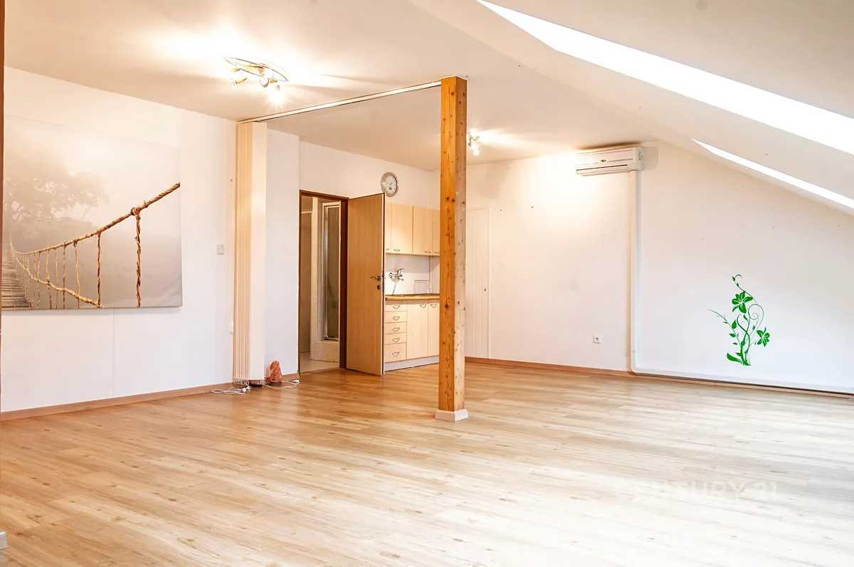 Pronájem obchodního prostoru 82 m²