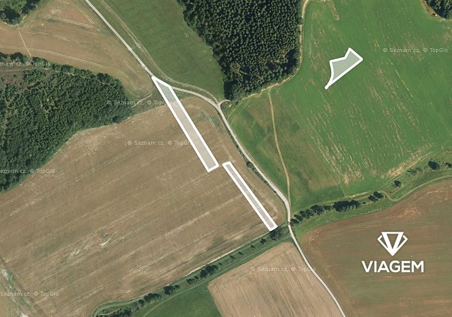 Prodej pole 4490 m², Vysočany – fotka 1 z 3
