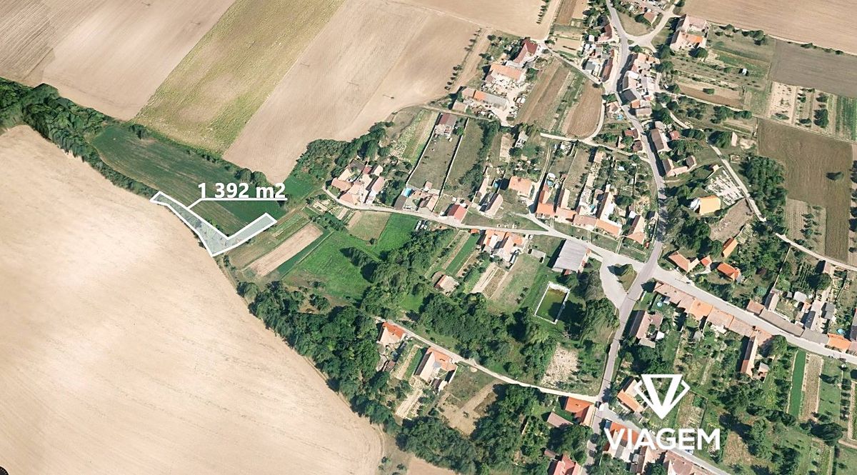 Prodej pozemku 1392 m², Kadov – fotka 1 z 3