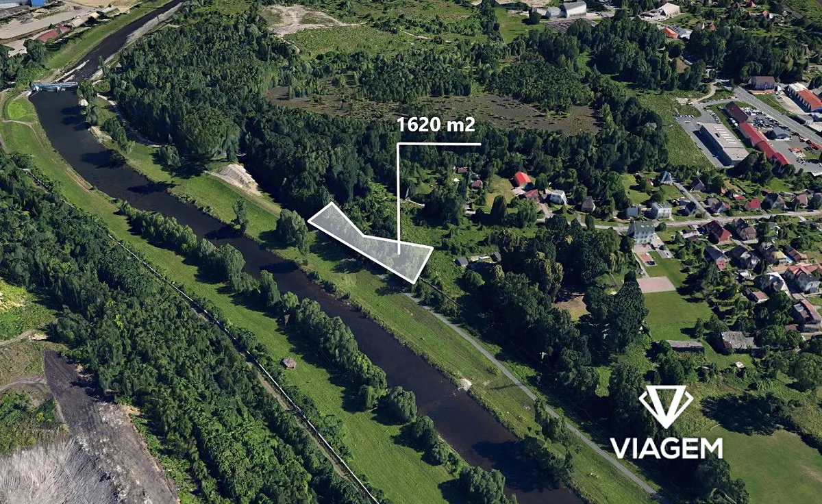 Prodej komerčního pozemku 2432 m²