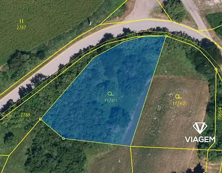 Prodej pole 1492 m², Uherčice – náhled fotky 2