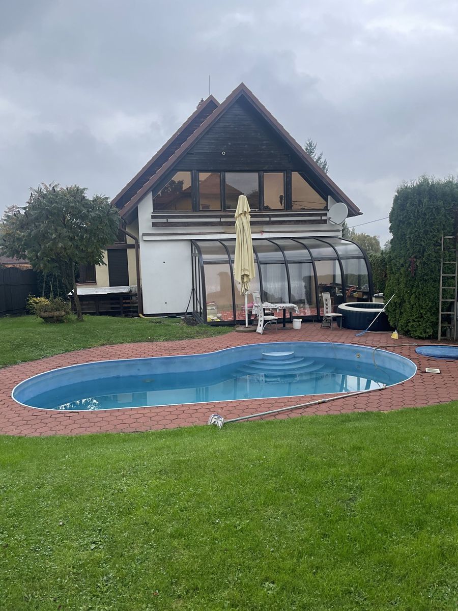 Prodej rodinného domu 198 m², pozemek 986 m²