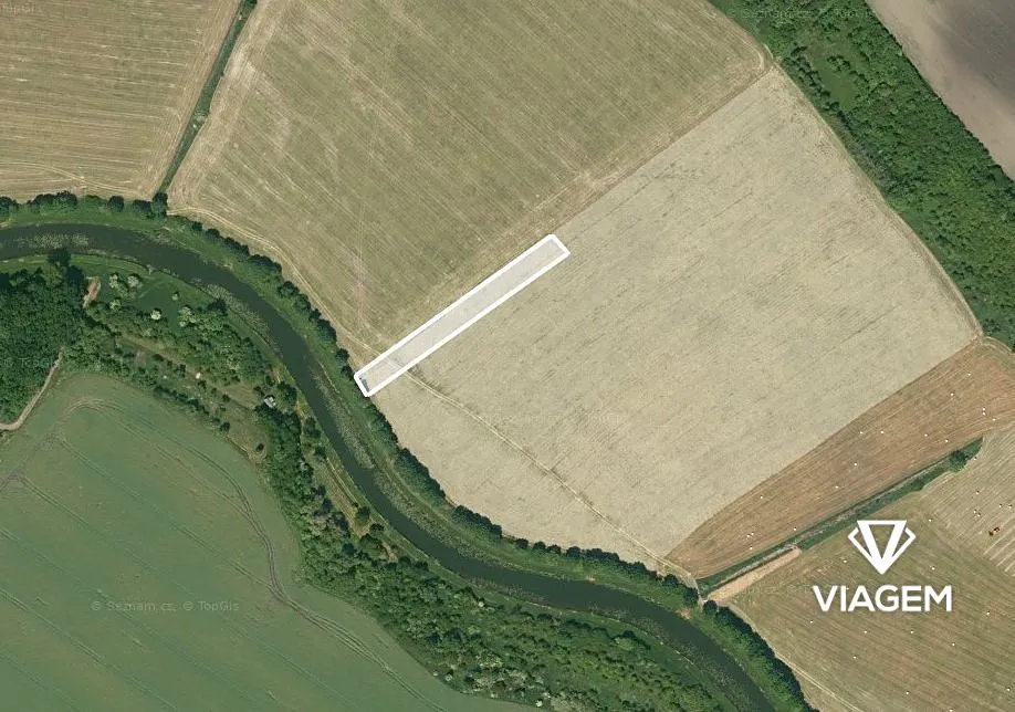 Prodej pole 2124 m²