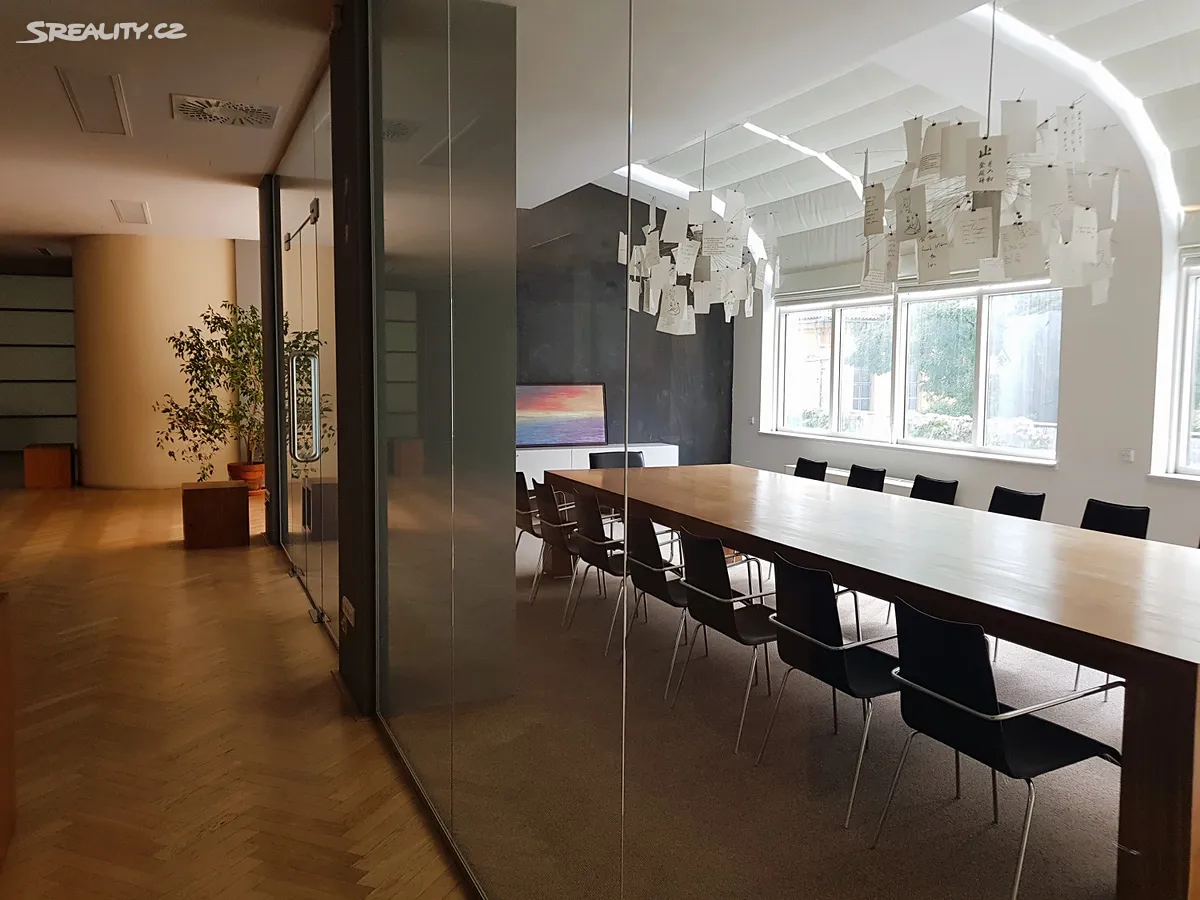 Pronájem kanceláře 432 m², Praha