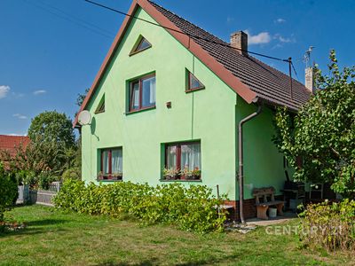 Prodej rodinného domu 262 m², pozemek 2736 m²