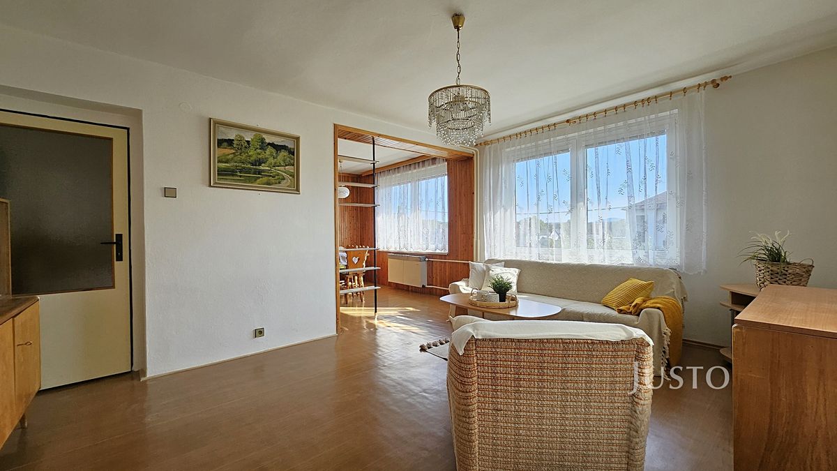 Prodej rodinného domu 296 m², pozemek 853 m² – fotografie 5
