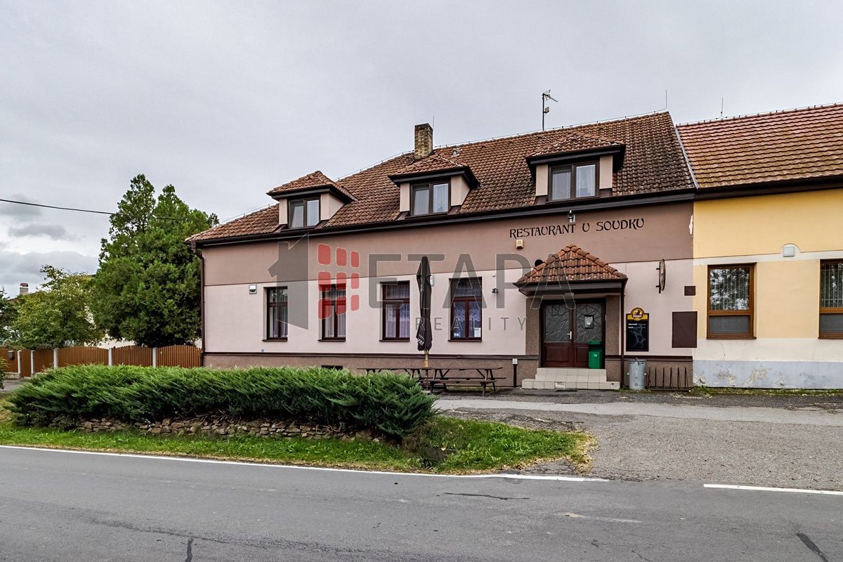 Prodej rodinného domu 382 m², pozemek 317 m²