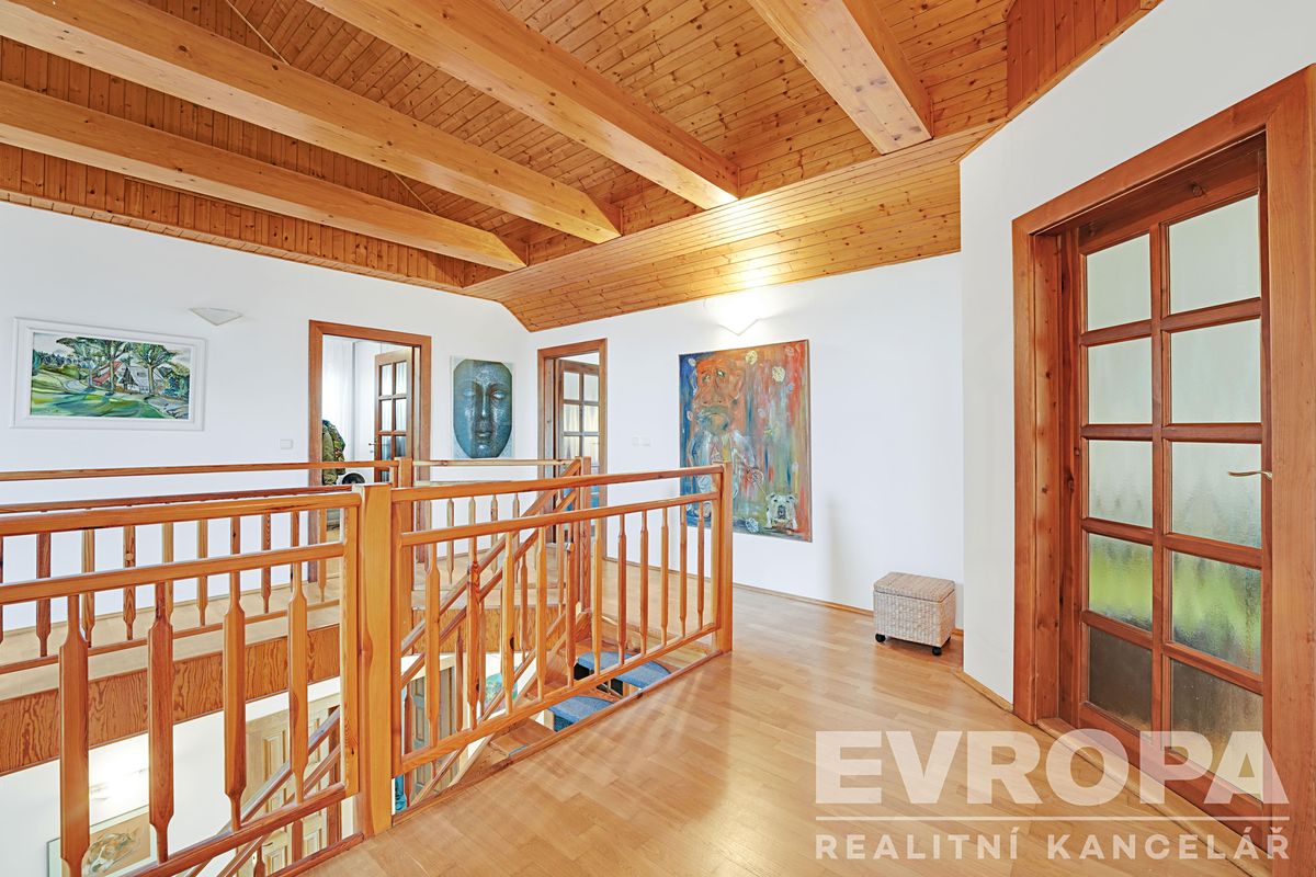 Prodej rodinného domu 350 m², pozemek 1991 m² – fotografie 5