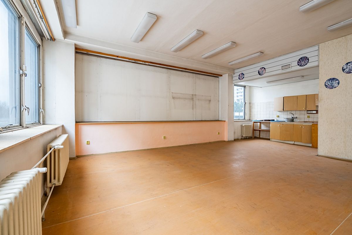 Pronájem obchodního prostoru 402 m²