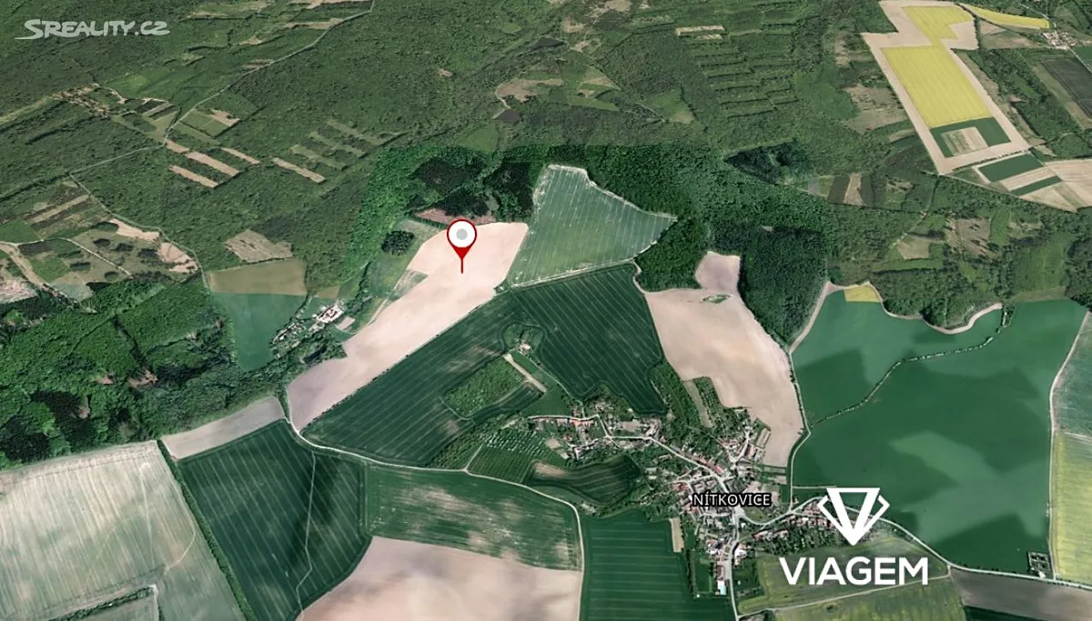 Prodej podílu 1/5 pole 3512 m²